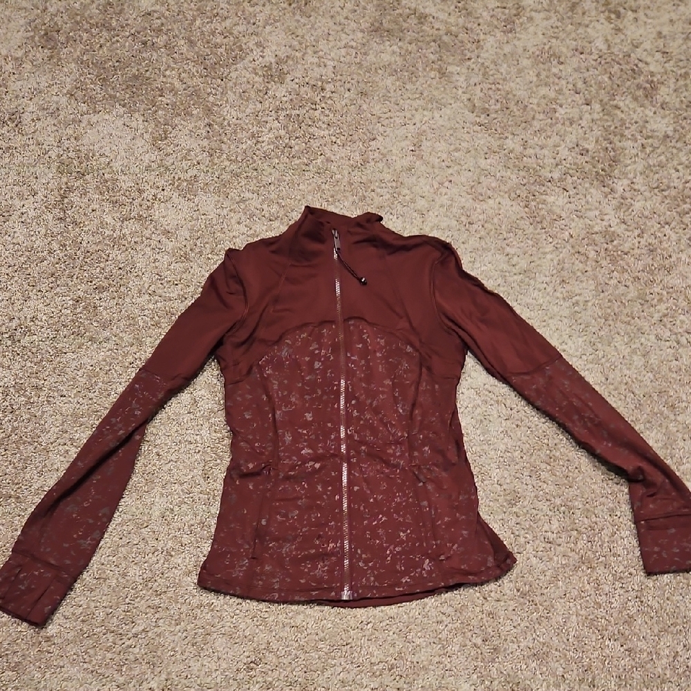 Women's Burgundy Lululemon Size 6 Zip Up